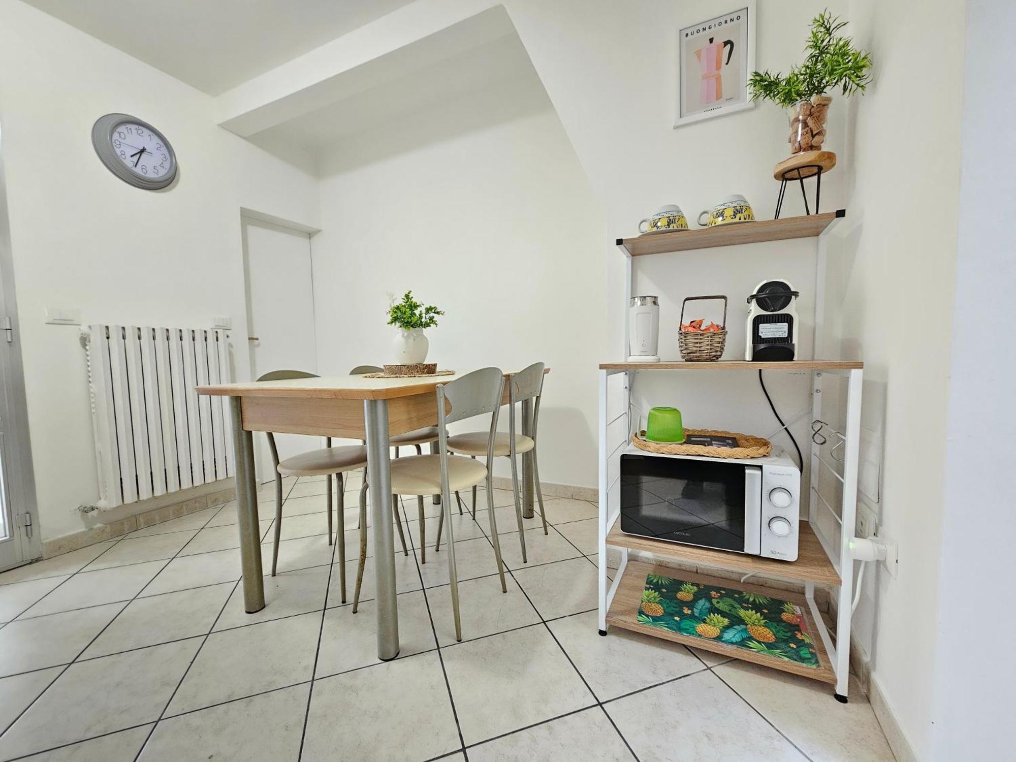 La Casetta Bilocale Centrale Con Terrazza Parkfree Wifi Minipc Ps4 Ac Iesi Bagian luar foto